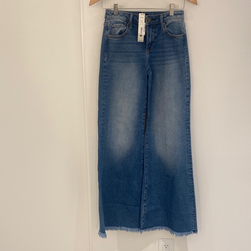 NWT Aqua Wide Leg Flare Jeans Raw Hem Medium Wash 
Size 24